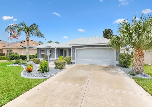 Photo 2 of Single family home for sale at 1402 Camero Dr, Lady Lake, FL 32159 | MLS# V4951613 | Listing updated on 2026-10-03