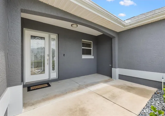 Photo 3 of Single family home for sale at 1402 Camero Dr, Lady Lake, FL 32159 | MLS# V4951613 | Listing updated on 2026-10-03