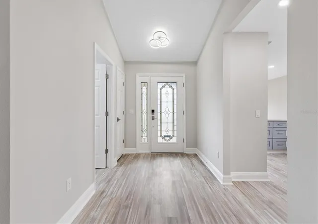 Photo 4 of Single family home for sale at 1402 Camero Dr, Lady Lake, FL 32159 | MLS# V4951613 | Listing updated on 2026-10-03
