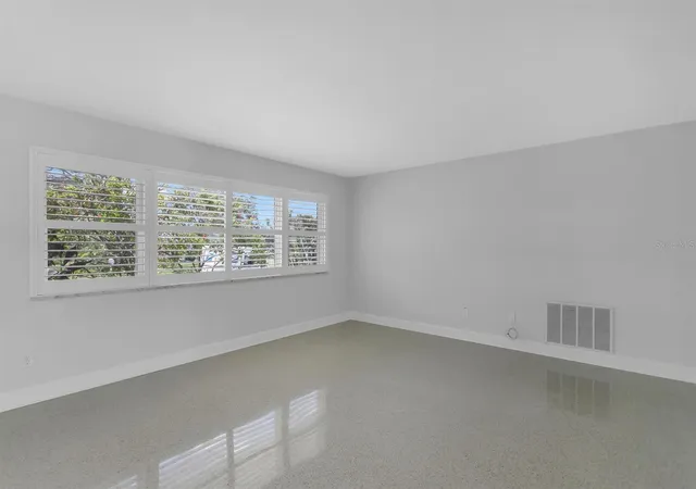 Photo 4 of Single family home for sale at 88 New Jersey Dr, Dunedin, FL 34698 | MLS# TB8553985 | Listing updated on 2026-10-02