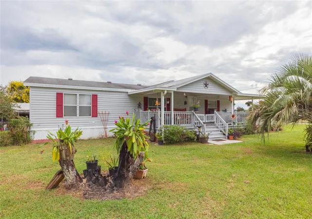 Photo 2 of Manufactured home for sale at 14716 Billie Ln, Dade City, FL 33525 | MLS# TB8553991 | Listing updated on 2026-10-03