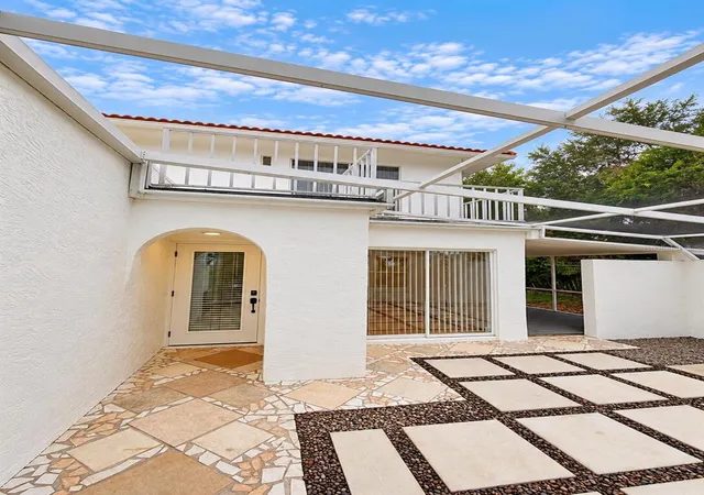 Photo 3 of Single family home for sale at 447 Zephyr Rd, Venice, FL 34293 | MLS# O6446479 | Listing updated on 2026-10-02