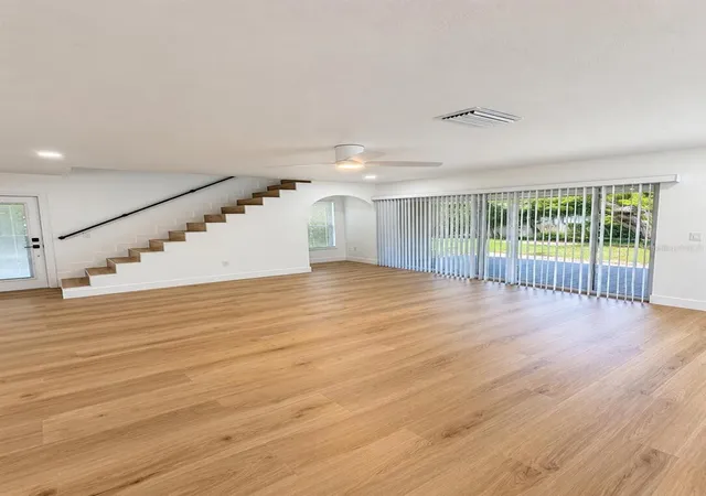 Photo 4 of Single family home for sale at 447 Zephyr Rd, Venice, FL 34293 | MLS# O6446479 | Listing updated on 2026-10-02