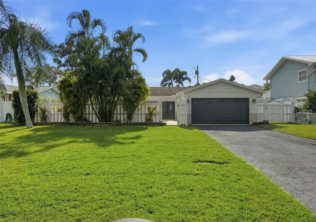 Photo 2 of Single family home for sale at 5860 Bayshore Dr, Seminole, FL 33772 | MLS# TB8553998 | Listing updated on 2026-10-03