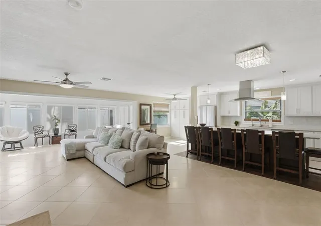 Photo 4 of Single family home for sale at 5860 Bayshore Dr, Seminole, FL 33772 | MLS# TB8553998 | Listing updated on 2026-10-03