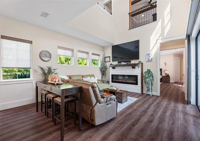 Photo 3 of Single family home for sale at 4 Oakview Ct, Palm Coast, FL 32137 | MLS# FC321838 | Listing updated on 2026-10-05
