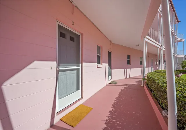 Photo 2 of Condo for sale at 640 N Park Ave #3, Winter Park, FL 32789 | MLS# O6446483 | Listing updated on 2026-10-08