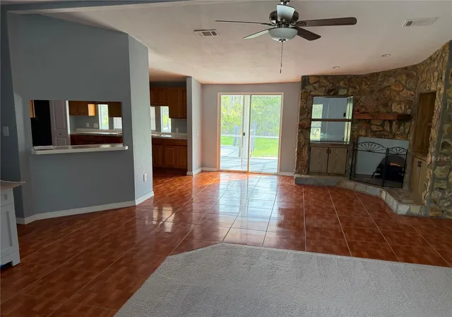 Photo 2 of Manufactured home for sale at 6 Sugar Pine Loop, Lake Wales, FL 33898 | MLS# B4902385 | Listing updated on 2026-10-02