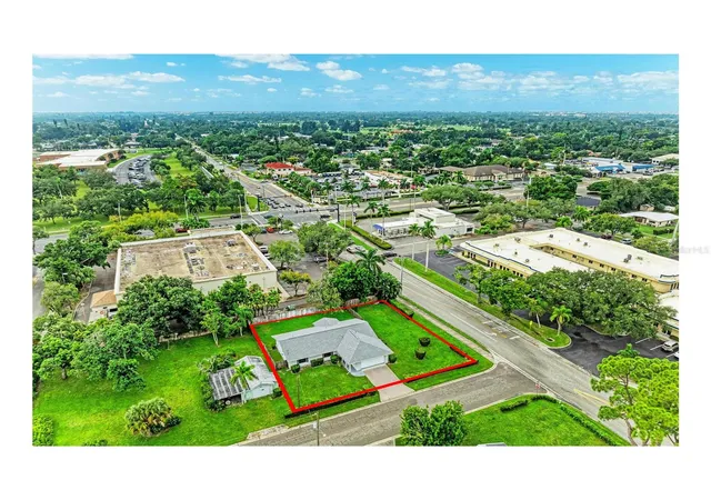 Photo 3 of Single family home for sale at 4205 4th Avenue W, Bradenton, FL 34209 | MLS# A4708141 | Listing updated on 2026-10-09