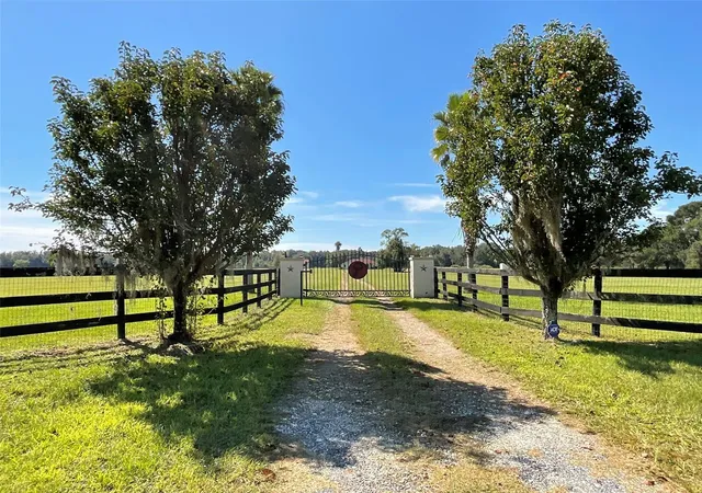 Photo 1 of House for sale at 20970 NE 30th Street, Williston, FL 32696 | MLS# OM733258 | Listing updated on 2026-10-03