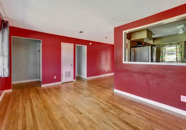 Photo 3 of Single family home for sale at 3002 Drake Dr, Orlando, FL 32810 | MLS# O6446487 | Listing updated on 2026-10-03
