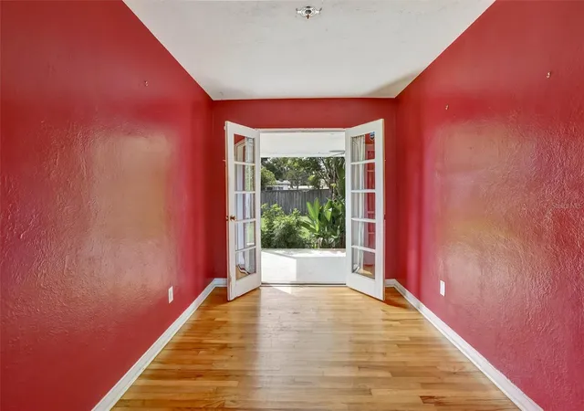 Photo 4 of Single family home for sale at 3002 Drake Dr, Orlando, FL 32810 | MLS# O6446487 | Listing updated on 2026-10-03