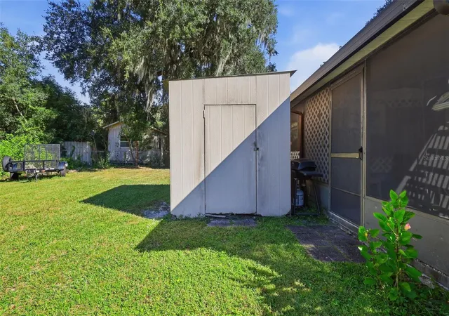 Photo 3 of Sale Pending at 226 N Julia Ave, Deland, FL 32720 | MLS# V4951615 | Listing updated on 2026-10-07