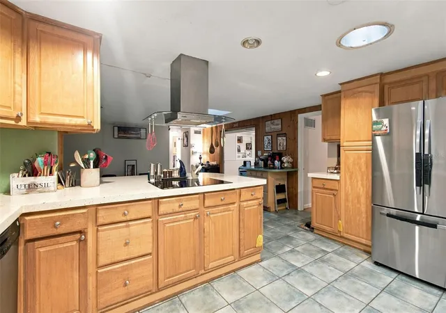 Photo 4 of Single family home for sale at 2236 Alice Rd, Sarasota, FL 34231 | MLS# TB8554013 | Listing updated on 2026-10-08