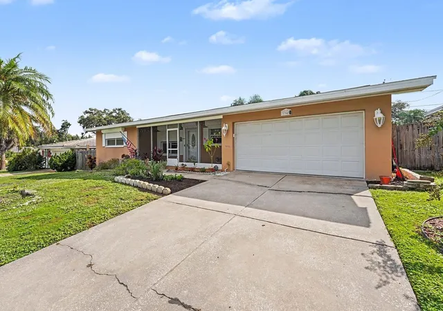 Photo 1 of Single family home for sale at 1945 Souvenir Dr, Clearwater, FL 33755 | MLS# TB8554018 | Listing updated on 2026-10-02