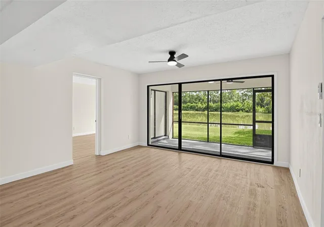 Listing Photo 3 - Condo for sale in building located at 275 Indigo Dr, Daytona Beach, FL 32114 - Unit #1070