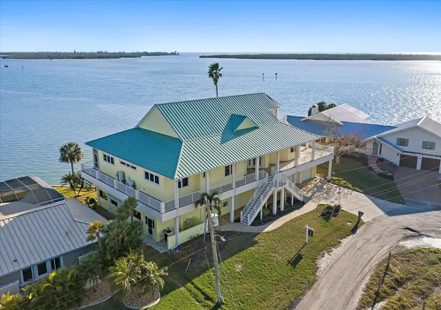 Photo 2 of Single family home for sale at 1905 Mississippi Ave, Englewood, FL 34224 | MLS# A4708144 | Listing updated on 2026-10-06