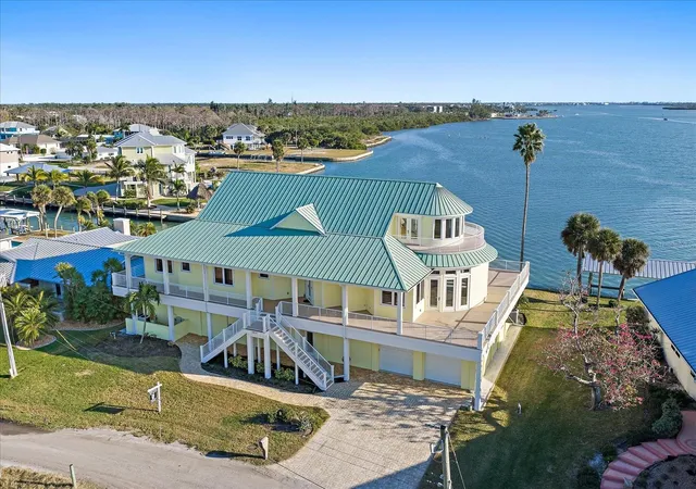 Photo 4 of Single family home for sale at 1905 Mississippi Ave, Englewood, FL 34224 | MLS# A4708144 | Listing updated on 2026-10-06