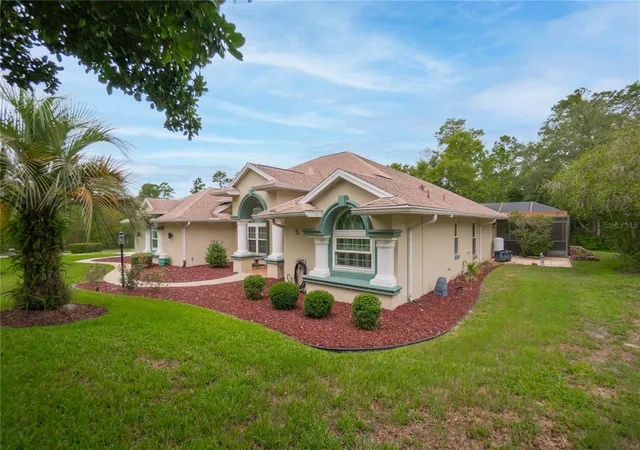 Photo 1 of Single family home for sale at 5 Zinnias Ct, Homosassa, FL 34446 | MLS# OM733261 | Listing updated on 2026-10-05
