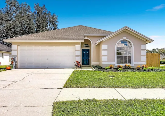 Photo 1 of Single family home for sale at 5818 Azure Dr, Wesley Chapel, FL 33545 | MLS# TB8554030 | Listing updated on 2026-10-03