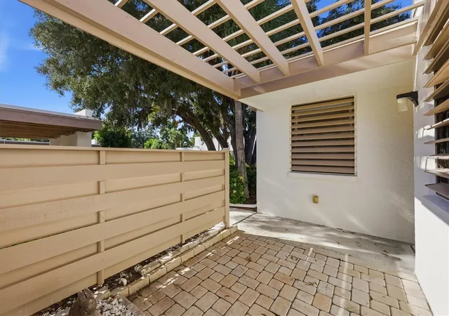 Photo 2 of Condo for sale at 753 Oakview Dr, Bradenton, FL 34210 | MLS# A4708146 | Listing updated on 2026-10-20