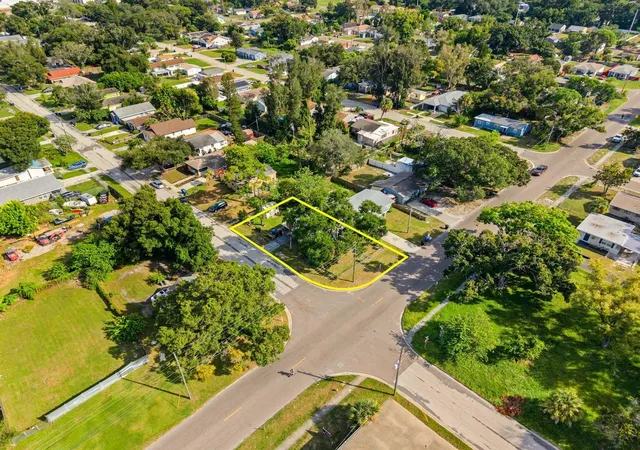 Photo 1 of Single family home for sale at 800 40th Street S, Saint Petersburg, FL 33711 | MLS# TB8554033 | Listing updated on 2026-10-03