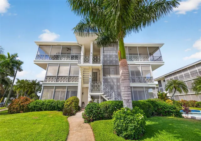 Condo for sale at 1000 N Shore Dr NE #2, Saint Petersburg, FL 33701 | MLS# TB8554036