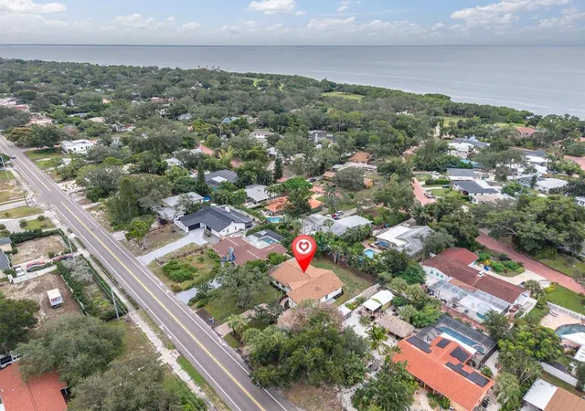 Photo 34 of Single family home for sale at 2010 Pinellas Point Dr S, Saint Petersburg, FL 33712 | MLS# TB8554040 | Listing updated on 2026-10-22