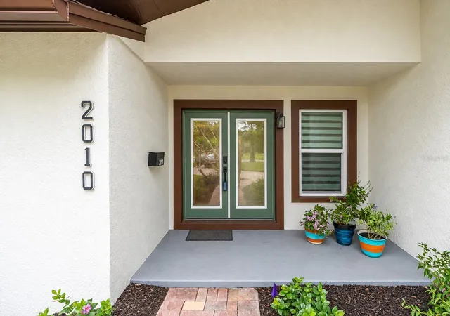 Photo 3 of Single family home for sale at 2010 Pinellas Point Dr S, Saint Petersburg, FL 33712 | MLS# TB8554040 | Listing updated on 2026-10-08