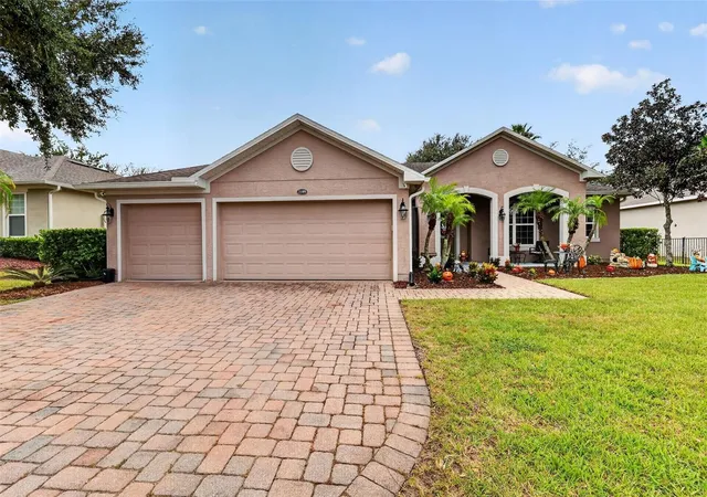 Photo 2 of Single family home for sale at 1109 Harmony Ln, Clermont, FL 34711 | MLS# G5118514 | Listing updated on 2026-10-20