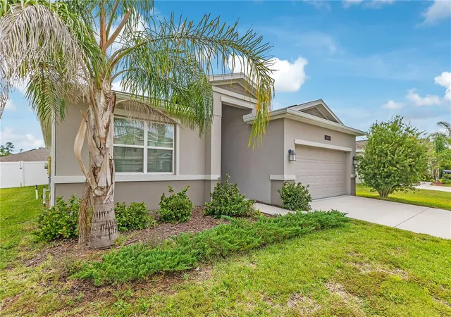 Photo 2 of Single family home for sale at 16437 Fernridge St, Clermont, FL 34714 | MLS# O6446512 | Listing updated on 2026-10-07