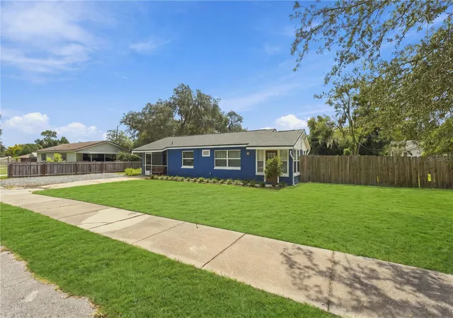 Photo 2 of Single family home for sale at 121 Angeles Rd, Debary, FL 32713 | MLS# V4951617 | Listing updated on 2026-10-02