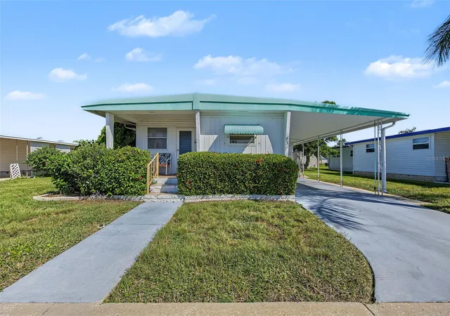 Manufactured home for sale at 93 Rachel Dr, TARPON SPRINGS, FL 34689 | MLS# TB8554046