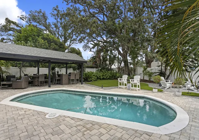 Photo 2 of Single family home for sale at 505 N Beverly Ave, Tampa, FL 33609 | MLS# TB8554047 | Listing updated on 2026-10-02