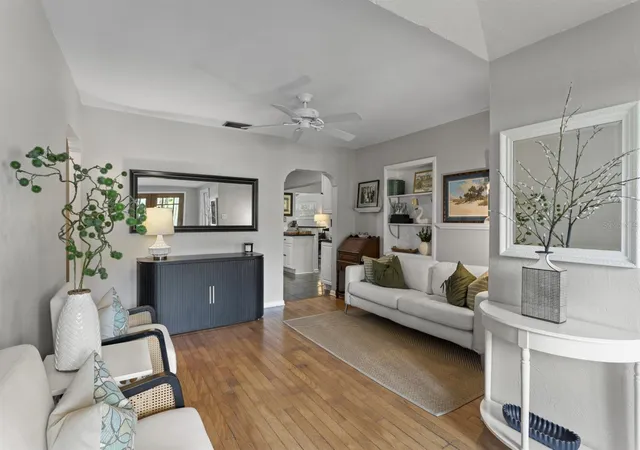 Photo 4 of Single family home for sale at 505 N Beverly Ave, Tampa, FL 33609 | MLS# TB8554047 | Listing updated on 2026-10-02
