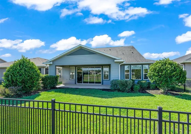Photo 2 of Single family home for sale at 5565 NW 43rd Lane Rd, Ocala, FL 34482 | MLS# OM733270 | Listing updated on 2026-10-15