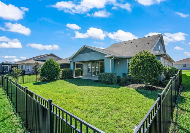 Photo 3 of Single family home for sale at 5565 NW 43rd Lane Rd, Ocala, FL 34482 | MLS# OM733270 | Listing updated on 2026-10-15