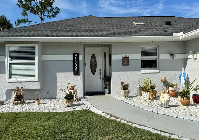 Photo 2 of Single family home for sale at 8 Whippoorwill Dr, Palm Coast, FL 32164 | MLS# FC321845 | Listing updated on 2026-10-20