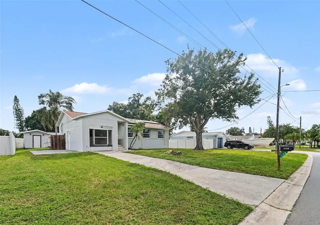 Photo 3 of Single family home for sale at 520 Fairhope Dr, Apollo Beach, FL 33572 | MLS# TB8554054 | Listing updated on 2026-10-02