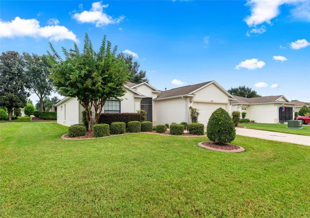 Photo 4 of Single family home for sale at 16424 SW 14th Avenue Rd, Ocala, FL 34473 | MLS# OM733272 | Listing updated on 2026-10-04