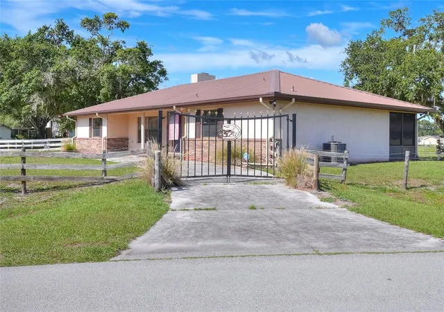 Photo 2 of Single family home for sale at 4404 Musket Dr, Lakeland, FL 33810 | MLS# L4965491 | Listing updated on 2026-10-03
