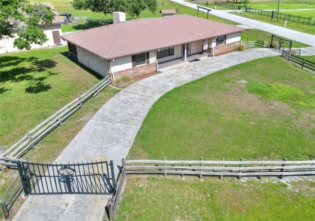 Photo 3 of Single family home for sale at 4404 Musket Dr, Lakeland, FL 33810 | MLS# L4965491 | Listing updated on 2026-10-03