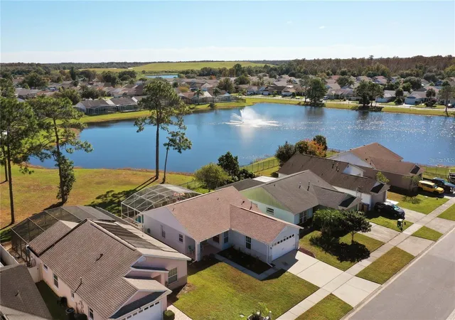 Photo 4 of Single family home for sale at 298 Indian Point Cir, Kissimmee, FL 34746 | MLS# S5158687 | Listing updated on 2026-10-10