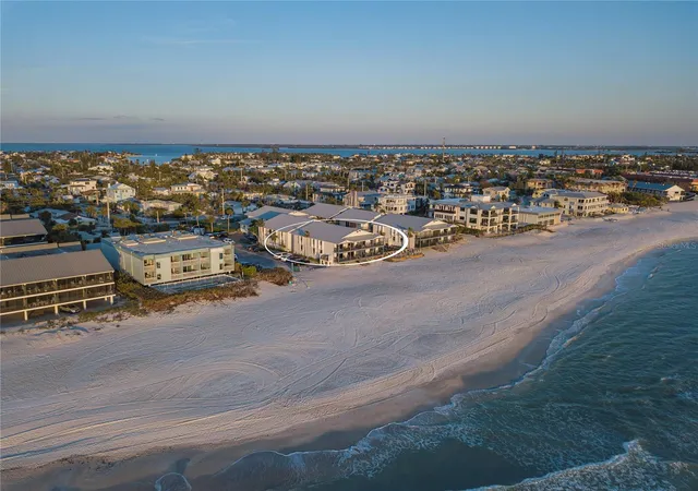 Photo 2 of Condo for sale at 6700 Gulf Dr #B8, Holmes Beach, FL 34217 | MLS# A4708162 | Listing updated on 2026-10-03