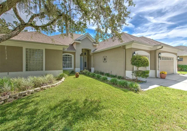 Photo 2 of Single family home for sale at 3325 Cypress Landing Dr, Valrico, FL 33596 | MLS# TB8554064 | Listing updated on 2026-10-04