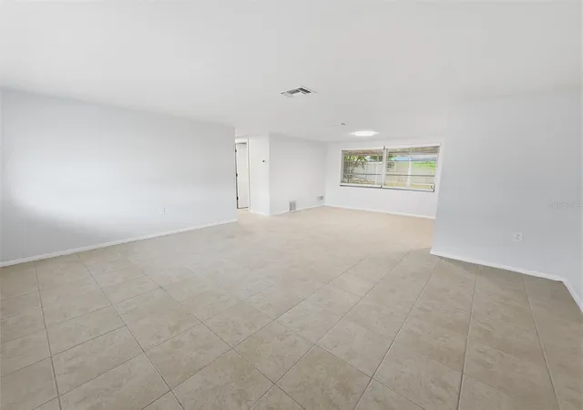 Photo 4 of Single family home for sale at 4208 Canterberry Dr, Holiday, FL 34691 | MLS# W7890004 | Listing updated on 2026-10-02
