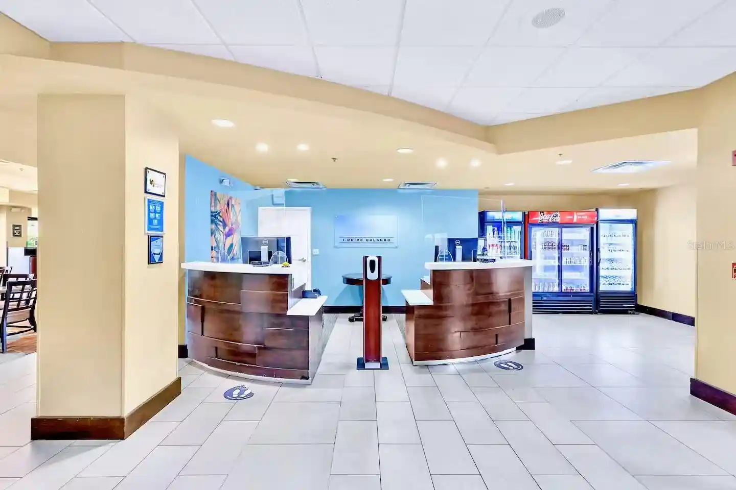 Listing Photo 2 - Condo for sale in 7601 Canada Ave located at 7601 Canada Ave, ORLANDO, FL 32819 - Unit #417