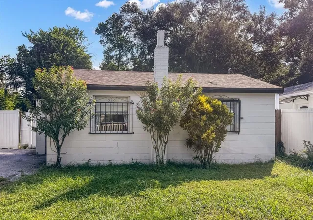 Photo 1 of Single family home for sale at 8307 N Hillsborough Ln, Tampa, FL 33604 | MLS# TB8554069 | Listing updated on 2026-10-04