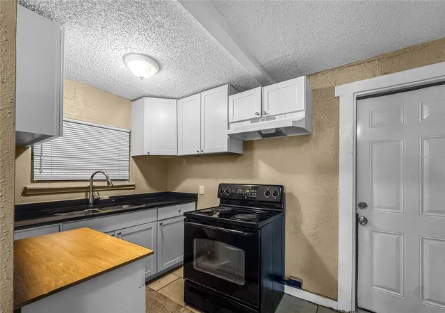 Photo 3 of Single family home for sale at 8307 N Hillsborough Ln, Tampa, FL 33604 | MLS# TB8554069 | Listing updated on 2026-10-04