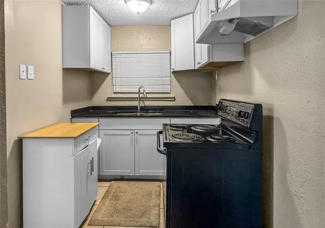 Photo 3 of Single family home for sale at 8307 N Hillsborough Ln, Tampa, FL 33604 | MLS# TB8554069 | Listing updated on 2026-10-04